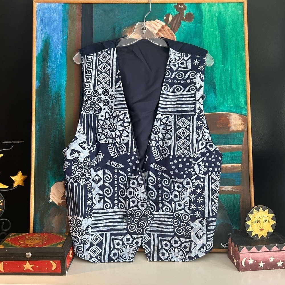Black & White Patterned Women's Vest